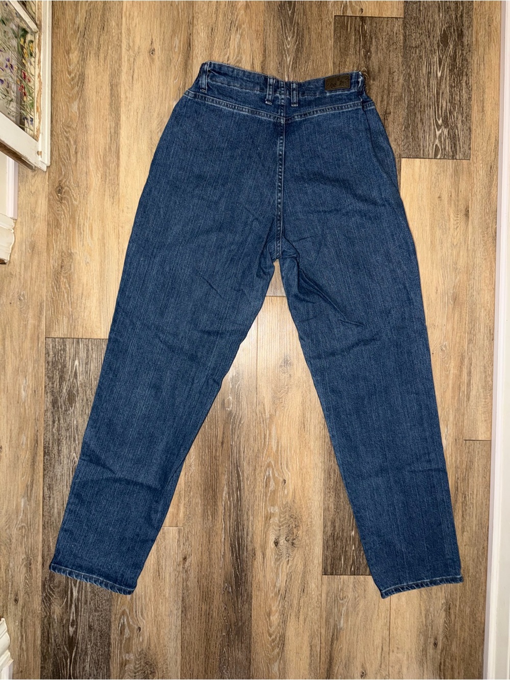 Lee Women’s High-Rise Relaxed Tapered-Leg Long Jeans - Picture 4 of 8